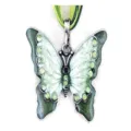 Close-up detailweergave van de vintage groene vlinder strass hanger ketting legering. - Antiek Zilver Groen
