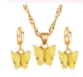 Mooie goudkleurige gele acryl vlinder halsketting en oorbellen set voor dames sieraden. - Set / Geel