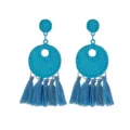 Blauwe boho kwast oorhanger met gestructureerde ronde knop vintage mode sieraden dames. - Lichtblauw