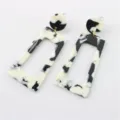 Chique zwart-witte acryl geometrische oorbellen voor dames mode statement sieraden. - Zwart