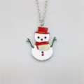 Kerst sneeuwman hanger ketting met rode muts en sjaal, schattig vakantie sieraden detail. - Sneeuwpop