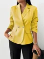 Elegante chaqueta blazer amarilla de doble botonadura con solapa y botones dorados. - S / Amarillo