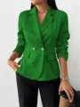 Elegante blazer verde para mujer con doble botonadura, cuello de solapa y elegantes bolsillos. - Verde