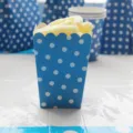 Boîte à popcorn pois bleus fête en papier contenant anniversaire d'enfant goûter décoration table - Boîtes à Pop-Corn / Lot de 12