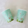 Mintgroene papieren bekers met i do tekst en hartjes, perfect voor feest en huwelijksdecoratie. - 270ml Papieren Bekers 8 Stuks