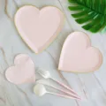 Ensemble d'assiettes et couverts en papier cœur rose pour fête romantique de Saint-Valentin. - Lot de 8 assiettes en papier 7" 18 cm / Dessin Animé Coeur Rose Clair