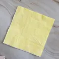 Serviettes en papier jaunes pour table de fête et dîner jetables accessoires décoration - 16 serviettes en papier 33x33 - jaune