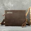 Vintage crazy horse leer heren schoudertas bruine messenger bag grote capaciteit. - koffiekleur