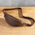 Heren vintage bruine lederen borst heuptas, stijlvolle slanke fanny pack voor outdoor reizen. - koffiekleur