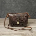 Echte lederen schoudertas met reliëf vintage stijl bruine dames handtas voor dagelijks gebruik - Koffie met reliëf