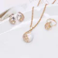 Pauw kristal sieraden set detail, druppel strass ketting oorbellen ring verguld - Wit