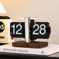 Orologio da tavolo meccanico retrò a fogli, orologio digitale creativo salotto. - Orologio nero lucido con base in legno