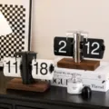 Retro orologio a ribalta da tavolo set di 2 bianco opaco nero lucido orologio meccanico - Orologio flip bianco opaco e nero lucido