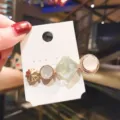 Bonita pinza de pelo coreana con perla y elementos de resina verde para mujeres. - Estilo E / Cian y Blanco