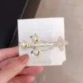 Koreaanse stijl parel kristal eendebek haarspeld elegante haarclip voor dagelijks gebruik - Drie Bloemen