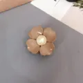 Acryl bloem haar klauw clip met parel schattige kleine haai haarclip voor vrouwen - Donker Koffie