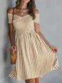 Vestido de verano a rayas casual con hombros descubiertos manga corta cintura ajustada - S / Amarillo
