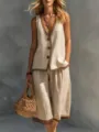 Detalle del conjunto casual de chaleco y pantalones cortos de lino beige con ribete marrón. - S / Parte Superior Y Inferior / Blanco Roto