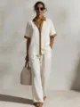Vista detallada del conjunto de mujer de camisa de manga corta y pantalones con contraste. - S / Blanco Roto