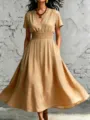 Vista de cerca del vestido midi caqui de verano casual con cuello en V y cintura elástica. - S / Amarillo