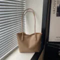 Elegante bolso de hombro trenzado para mujer, gran capacidad bolso casual de cuero. - Caqui