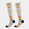 Calcetines de compresión grises con patrón de corazón arcoíris, variante deportiva. - Corazón Gris