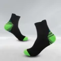 Schwarze neongrüne Sport Kompressionssocken für Outdoor-Aktivitäten mit Stützung. - Fluoreszierendes Grün