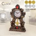 Orologio da tavolo vintage stile europeo ornato con pendolo e intagli in stile barocco - Sveglia da Tavolo Retrò / 15.5x5x24cm / Bronzo
