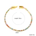 Vue détaillée d'un bracelet tennis en zircon coloré de 2mm, long de 18cm et pesant 3,5g - Style Rond Multicolore Doré (BR26832MG)