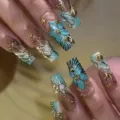 Elegante lange quadratische Aufdrücknägel mit 3D-blauen Blumen und Goldakzenten - Blauer Quasten 3D Floraler Stil (M-B328) / 24 Stück/Set