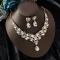 Elegante set gioielli sposa floreale con strass scintillanti in finitura oro. - Bianco Oro (G502)