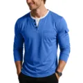 Detailweergave van blauw herenshirt met lange mouwen en dubbellaagse Henley V-hals - Blauw