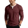 Detailweergave van bordeauxrood herenshirt met een stijlvol gelaagd faux V-hals design - S / Tops / Bordeauxrood