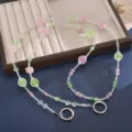 Mattierte rosa und grüne Glasperlenkette für Taschen und Telefone mit Ringen - Matte Perle & Blume Crossbody Kette / Rosa und Grün