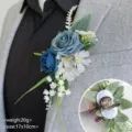 Dusty blue artificial rose boutonniere for wedding guests, size 17x10cm and 20g - Corsage / Haze Blue