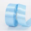 Hellblaues 2,5 cm Polyester-Satinband für Geschenkverpackungen und Hochzeitsdeko - Hellblau