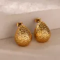 Elegante tropfenförmige Ohrringe aus 18K vergoldetem Edelstahl mit Hammerschlag - Gehämmerter Teardrop-Stil (E5444)