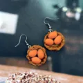 Boucles d'oreilles tendance nid d'oeuf mignon faites main, bijoux rigolos en resine. - Boucles d'Oreilles Crochets Oeuf au Thé