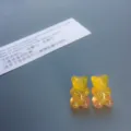 Handgemachte bunte Harz Gummibärchen Ohrstecker, süßer Stil Bonbon Ohrringe Detail. - Ohrstecker / Gelber Glitzer (Farbe 5)