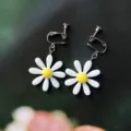 Bonitos pendientes de clip margarita blanca acrílico estilo pastoral dulce joyería - Estilo de Clip de Oreja Espiral / Blanco