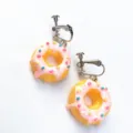 Handgemachte süße Donut Ohrclips Detailaufnahme, Kunstharz Food Schmuck für Mädchen - Stil A (Clip-on) / Gelb