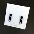 Pendientes de tuerca con cremallera negra, joyería única y personalizada para mujeres. - Negro