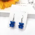 Blaue Gummibär Ohrringe mit weißem Kärtchen, süßer Bonbon-Stil Ohrschmuck für Damen und Mädchen. - Haken-Stil / Saphirblau