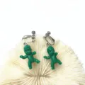Kreative handgemachte grüne Baby Puppen Ohrclips, süßer und ausgefallener Modeschmuck. - Schraub-Clip-Ohrringe / Dunkelgrün