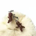 Einzigartige handgemachte süße Baby Puppe Ohrringe ausgefallen trendiger Schmuck Detail. - Schraub-Clip-Ohrringe / Kaffeebraun