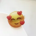 Niedliche gelbe Emoji Lächeln Haarklammer mit roten Herzen, süße Acryl Haarspange für Damen. - Nr. 9 (Herz Augen Lächeln)