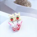 Jolies boucles d'oreilles ours fraise milk-shake en résine style mignon pour filles - Lapin Fraise Beige