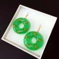 Chic boucles d'oreilles bouée de piscine vertes exagérées avec canards jaunes mignons. - Crochets de boucles d'oreilles / Vert