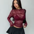 Haut bordeaux en dentelle coupe ajustée manches longues élégante mode variante - S / Hauts / Bordeaux