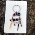 Mini Leo Muster Klappstuhl Acryl Schlüsselanhänger Mode Tasche Charm süße Auto Schlüsselring - Leopardenprint